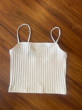 Universal threads white tank